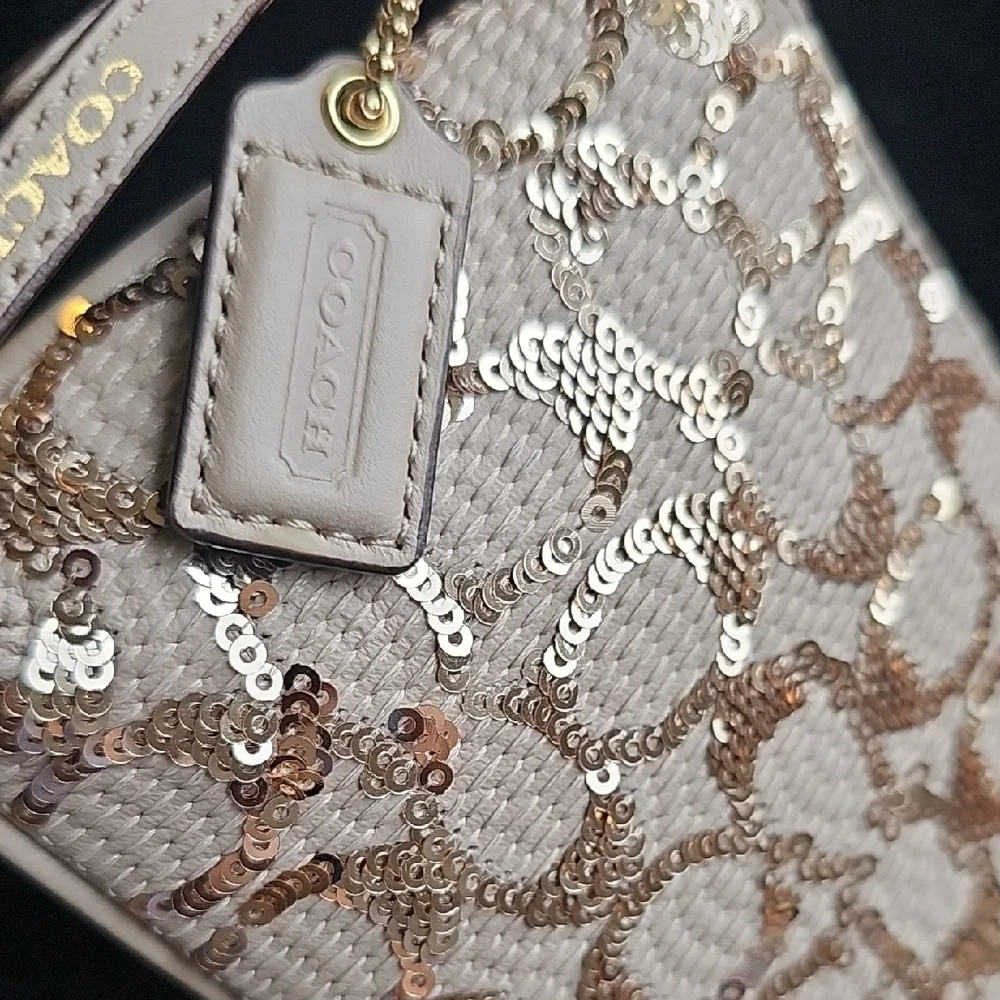 Coach Gold Sequin Wristlet NWT with Signature Monogram With Coach Box✨️✨️✨️ - Picture 8 of 11